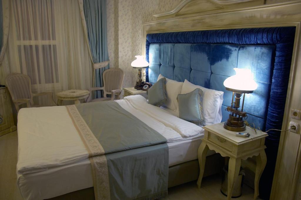 Trilyali Butik Hotel Tirilye Bilik gambar