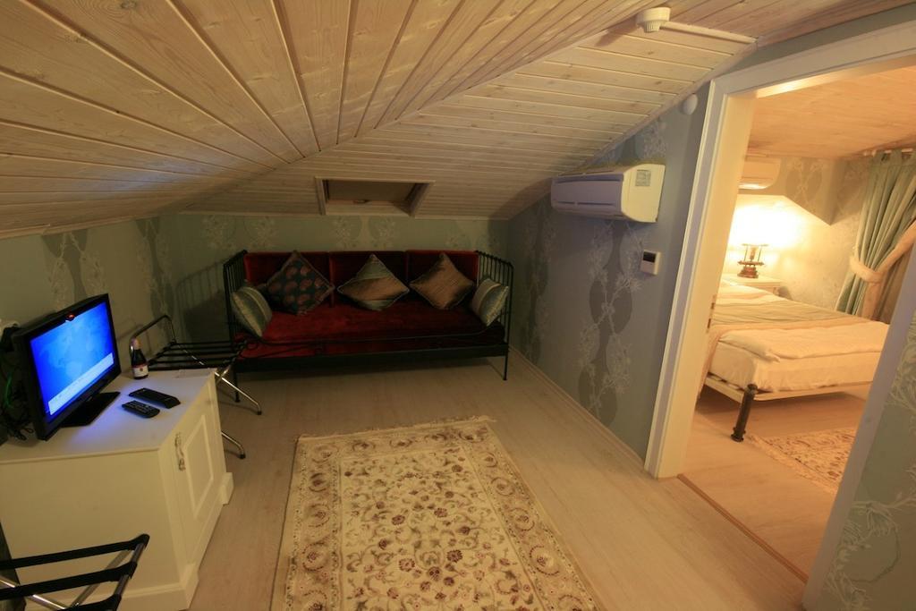 Trilyali Butik Hotel Tirilye Luaran gambar