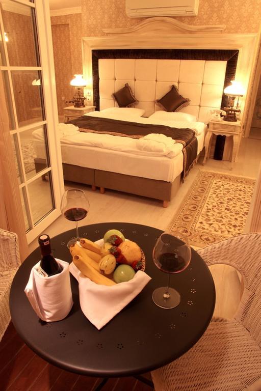 Trilyali Butik Hotel Tirilye Luaran gambar