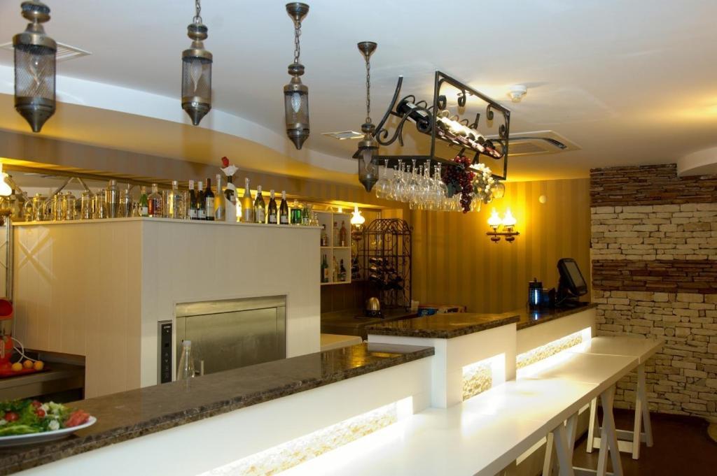 Trilyali Butik Hotel Tirilye Luaran gambar